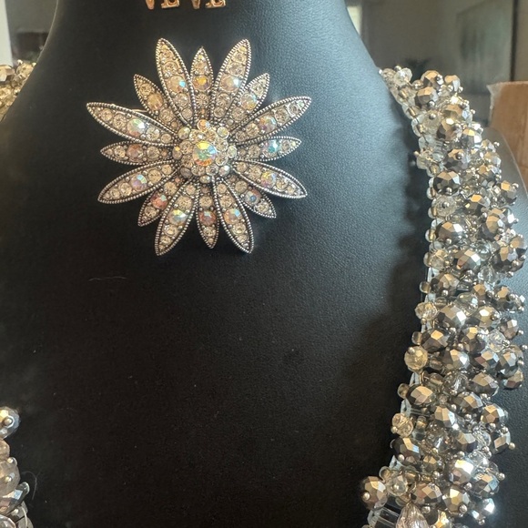 Joan Rivers AB rhinestone brooch, Love earrings & Aldo statement necklace lot - Picture 4 of 6